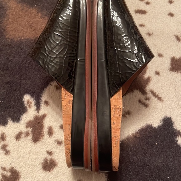 Johnston & Murphy Black and Tan Slip on Sandals - Picture 5 of 6